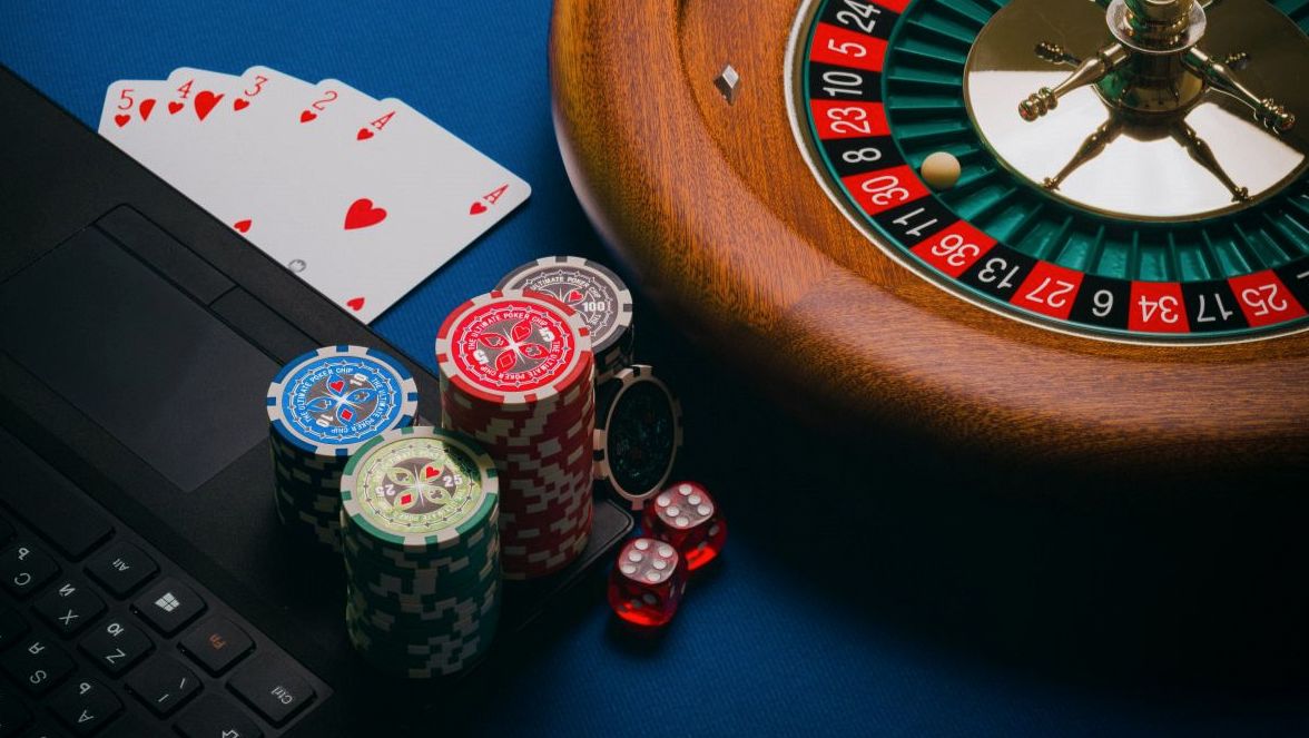 Table de roulette thématique lors d'une soirée casino